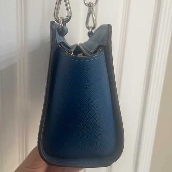 Michael Kors  Selma Mini Leather Crossbody - Picture 5 of 12